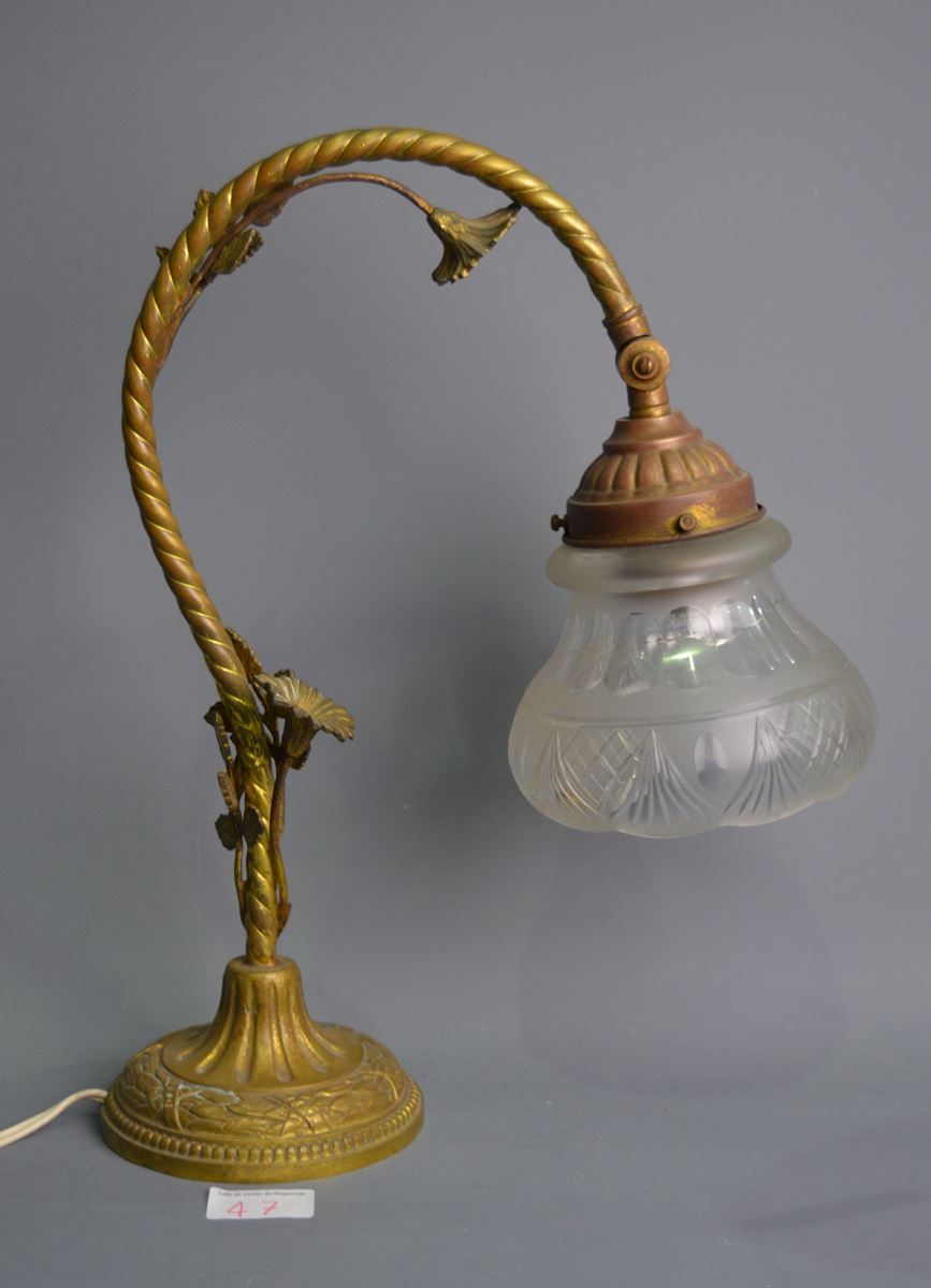 Null Gilded bronze lamp with one light, wick badly damaged, h: 35cm
