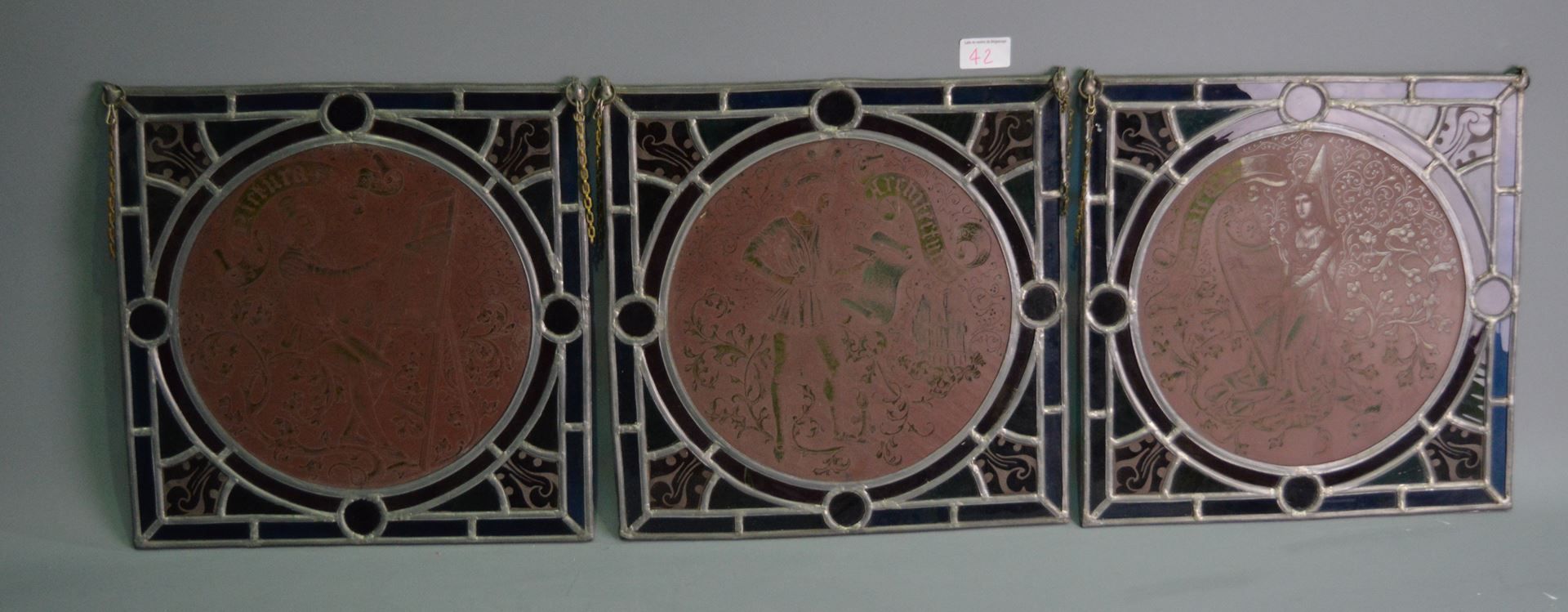 Null Série de 3 vitraux dans le goût du Moyen-âge, 31x31cm