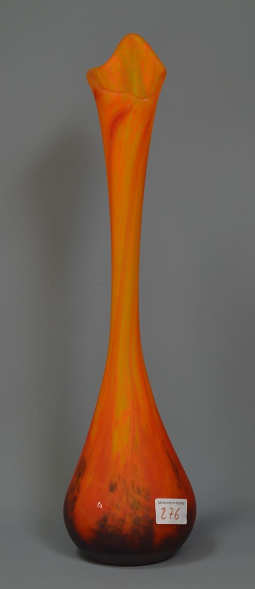 Null Vase aus mundgeblasener Glaspaste, unten signiert P. Crespin, Ht: 45cm