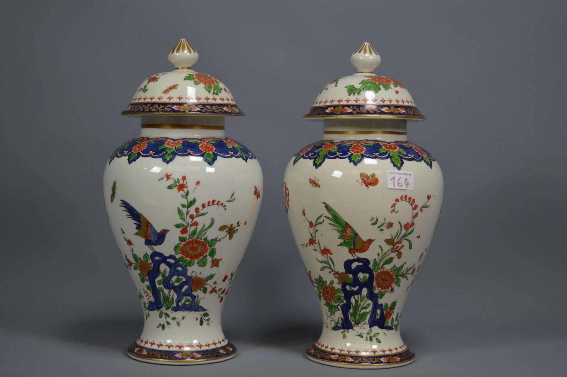 Null Coppia di vasi in stile cinese, marchio sotto la base, Ht: 38cm