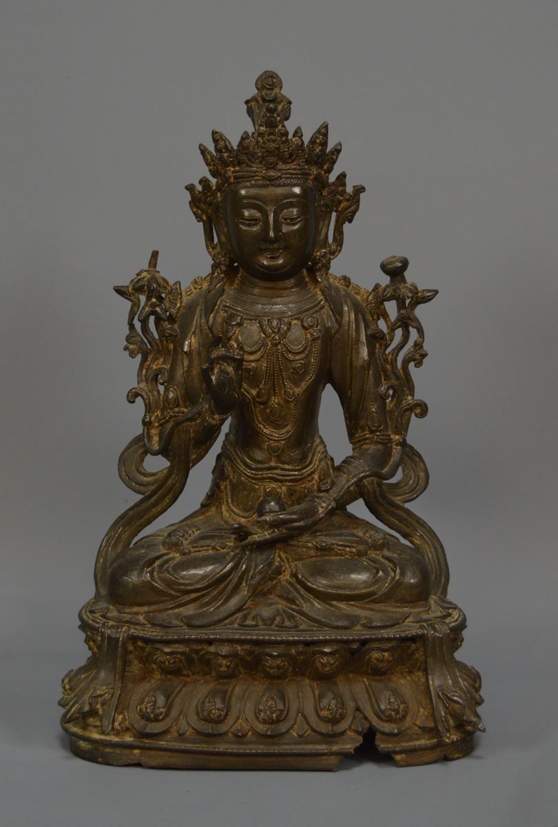 Bouddha en bronze. Chine XVIIIème. . Ht : 25 cm