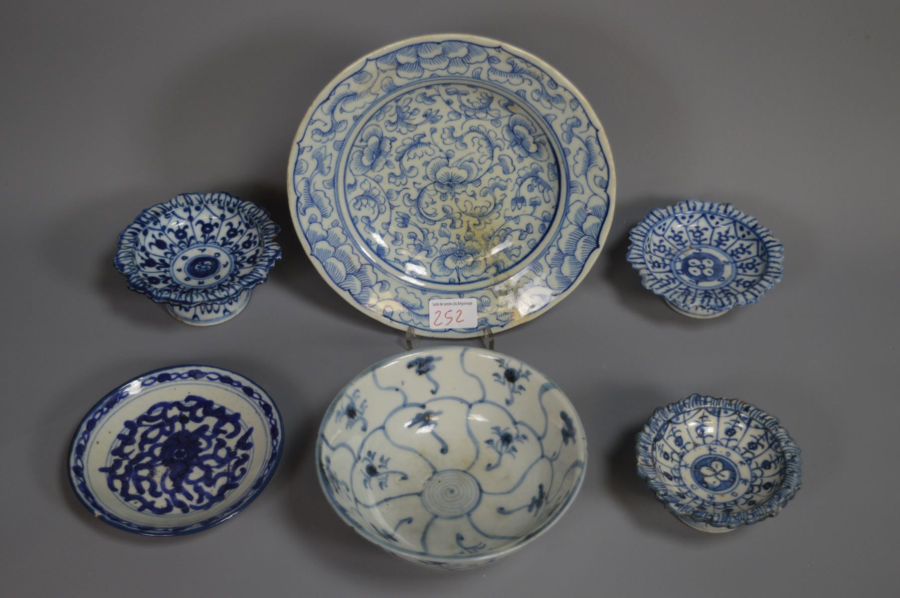 Null Set von Tellern und Behältern weiß/blau china, 19. Jahrhundert
