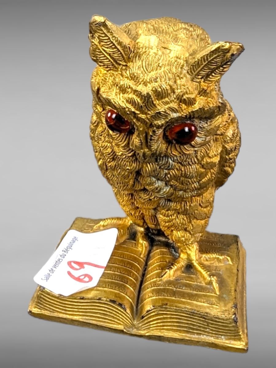 Null Búho sobre libro en metal dorado - circa 1900 - H10 cm