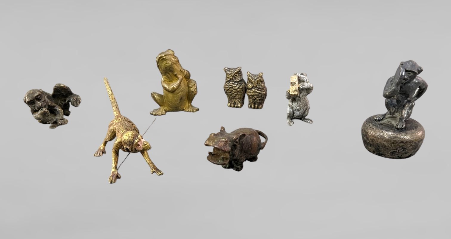 Null Lot de 7 bronzes de Vienne et varia vers 1900 -singe couette souris et gren&hellip;