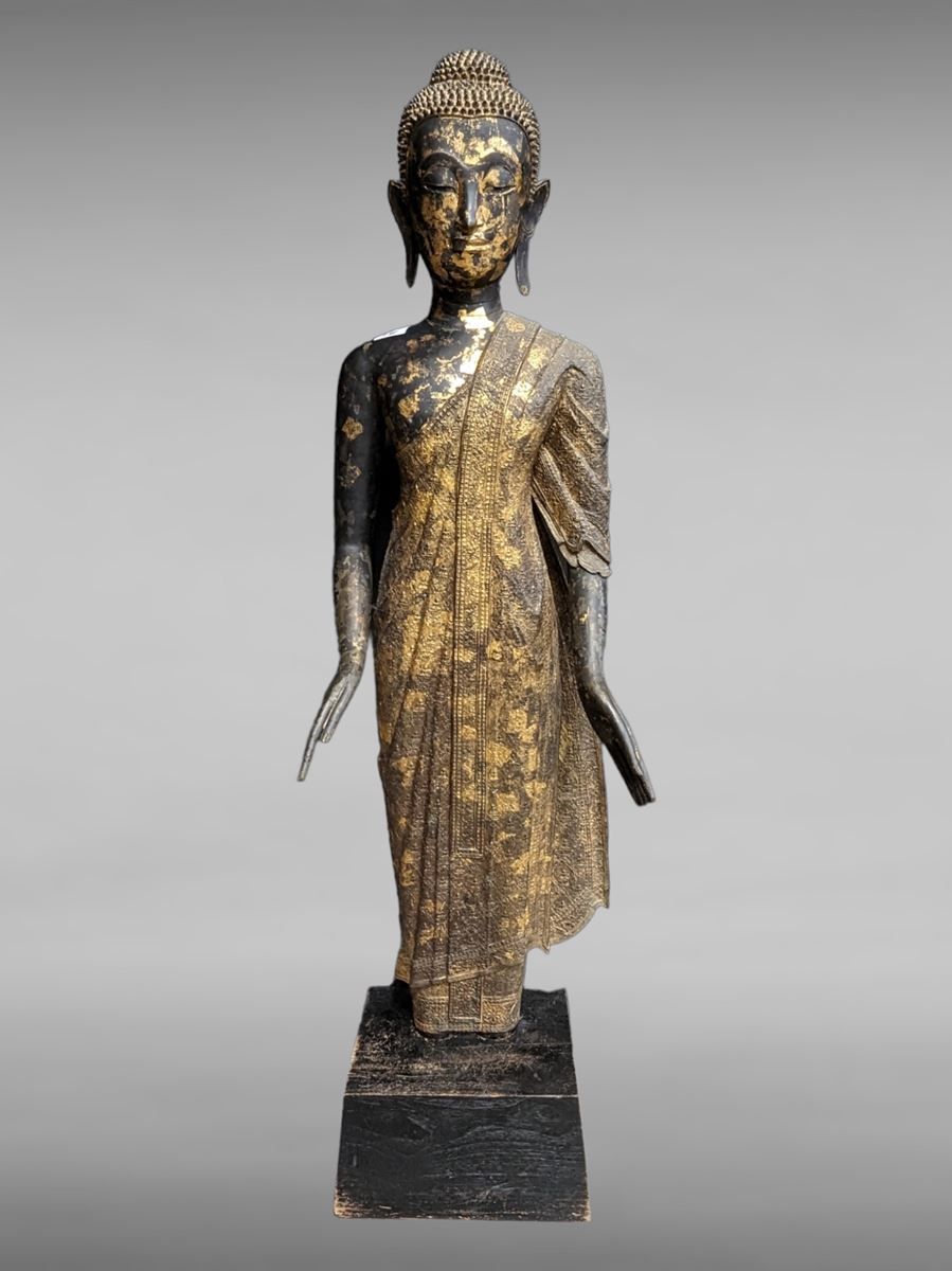 Null 大型青铜镀金泰国佛像约1800年--离底座100厘米--脚不见了--非常好的铜锈和旧的镀金层