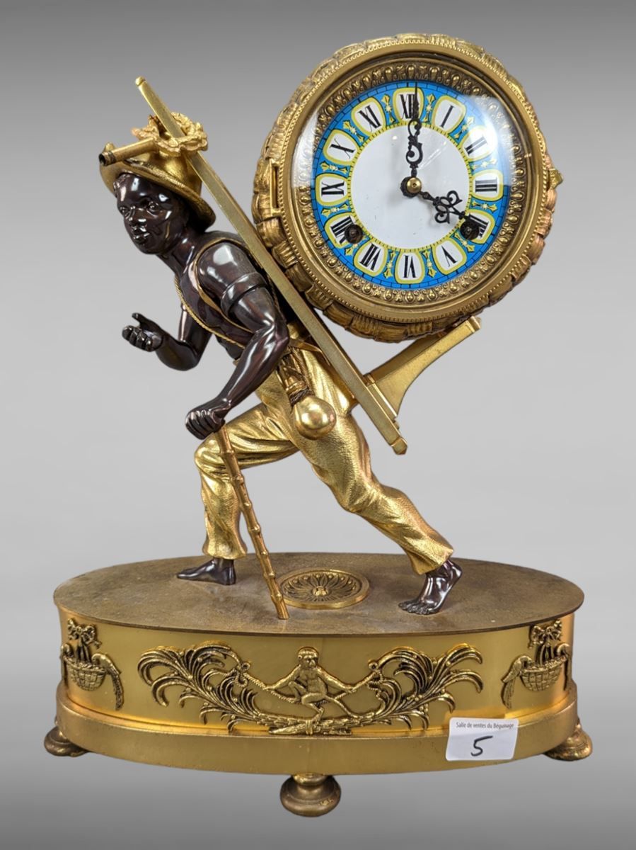 Null Reloj de bronce con 2 pátinas de estilo Imperio con tema portefait - hacia &hellip;