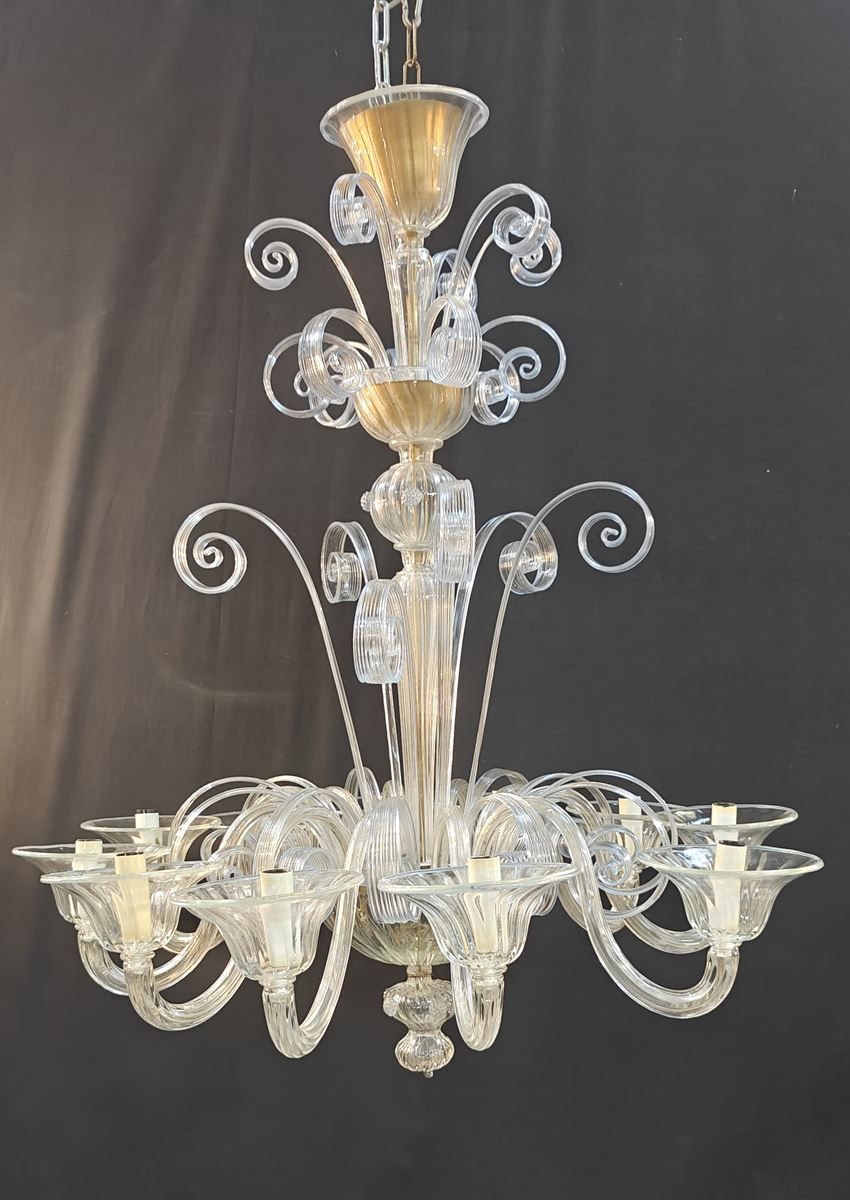 Null Venetian chandelier with 2 tiers and 12 arms ( !! 1 arm broken !! ). Severa&hellip;