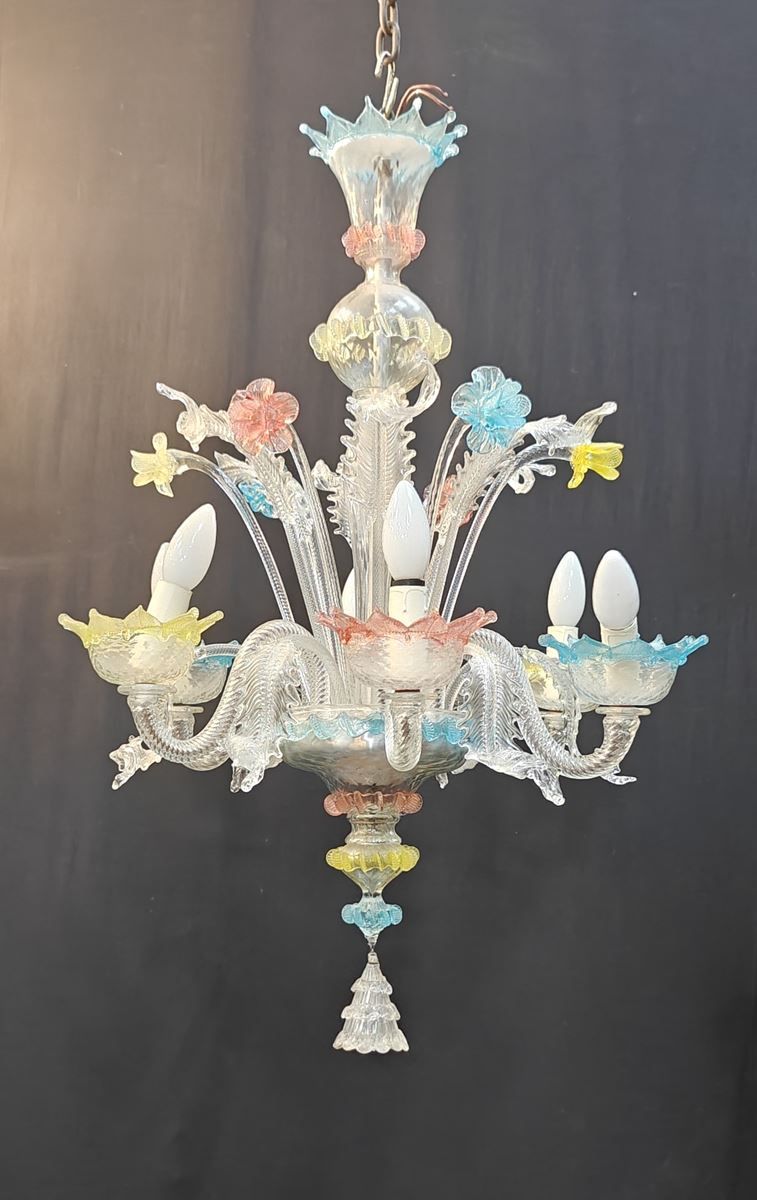 Null Murano colored chandelier with 6 arms of light. Diameter: 52 cm. Height 80 &hellip;