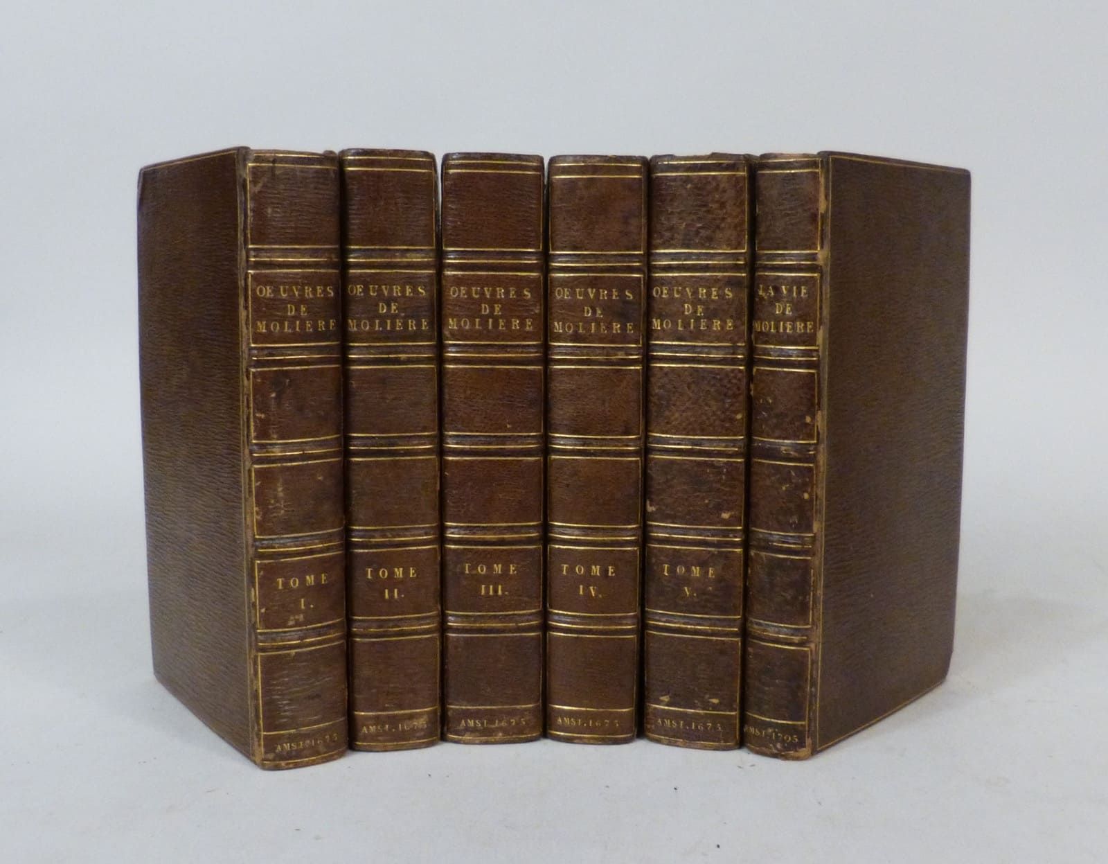 MOLIERE. Obras. Amsterdam, Jacques Le Jeune, 1675. 5 vols. - Seguido de] La Vie &hellip;