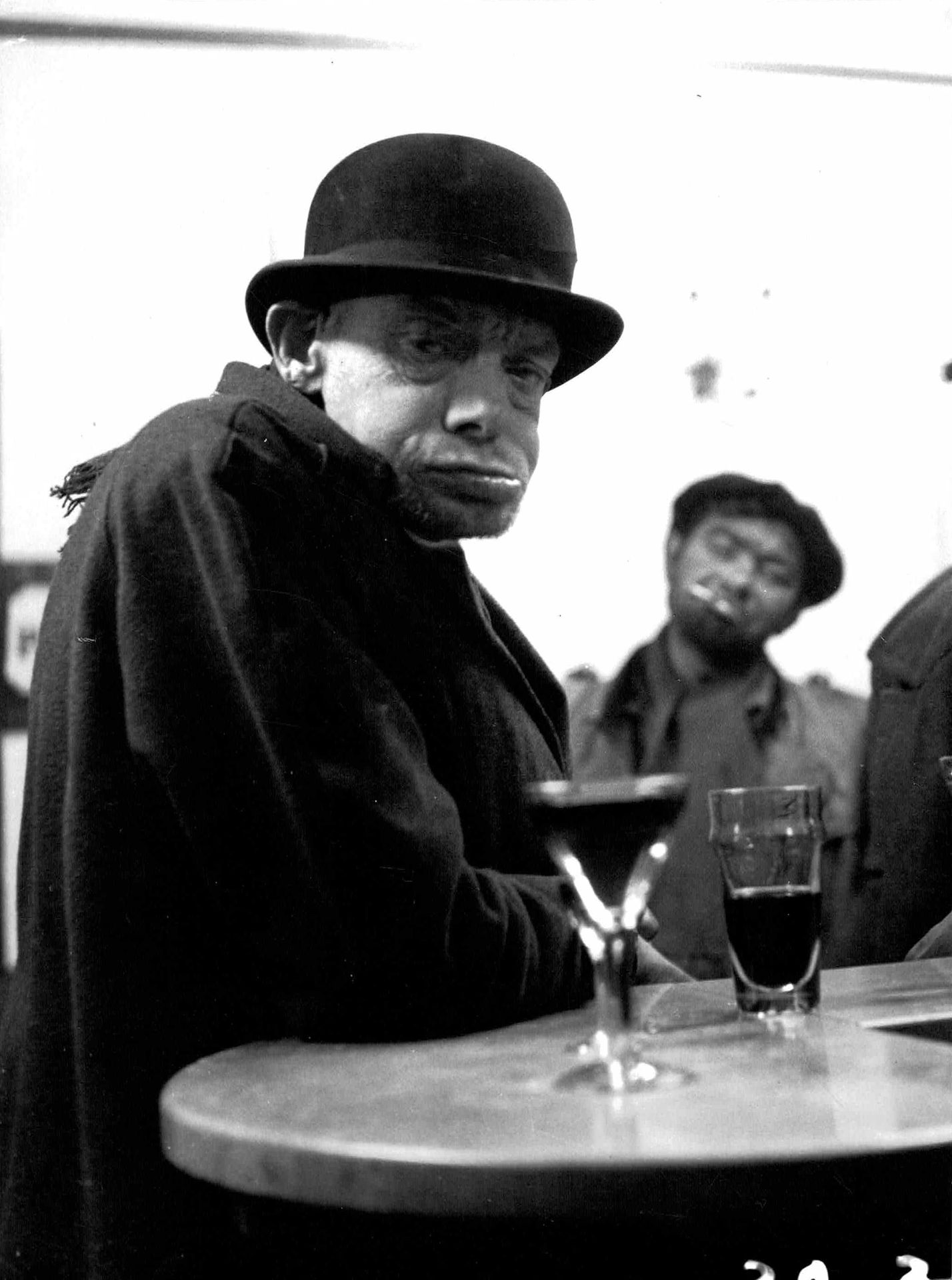 Robert Doisneau (1912-1994) Sin precio de reserva - 

Coco, París, 1952.

Fotogr&hellip;