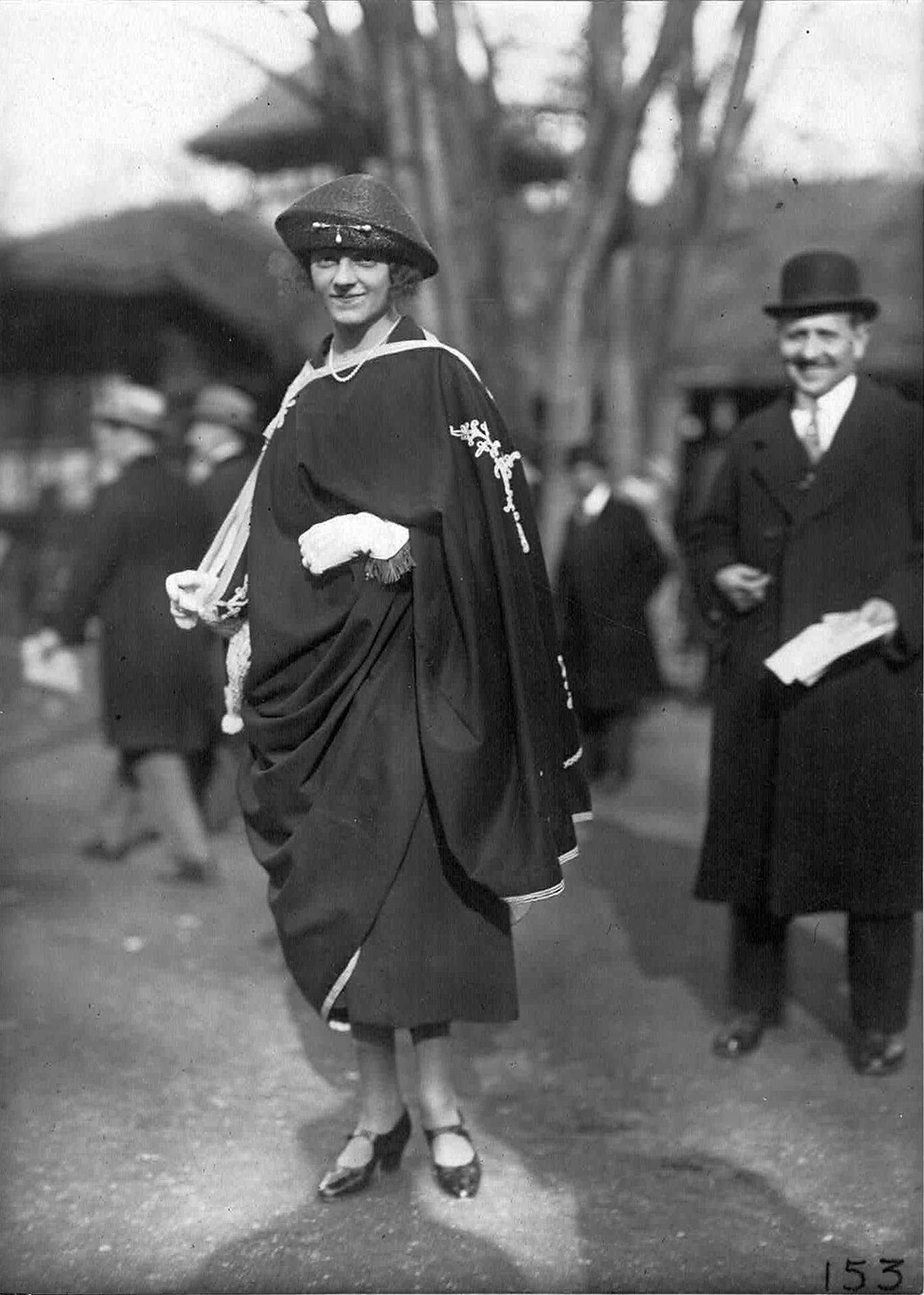 Frères Séeberger Sans Prix de réserve - 

Mode, 1919.

Photographie. Tirage arge&hellip;