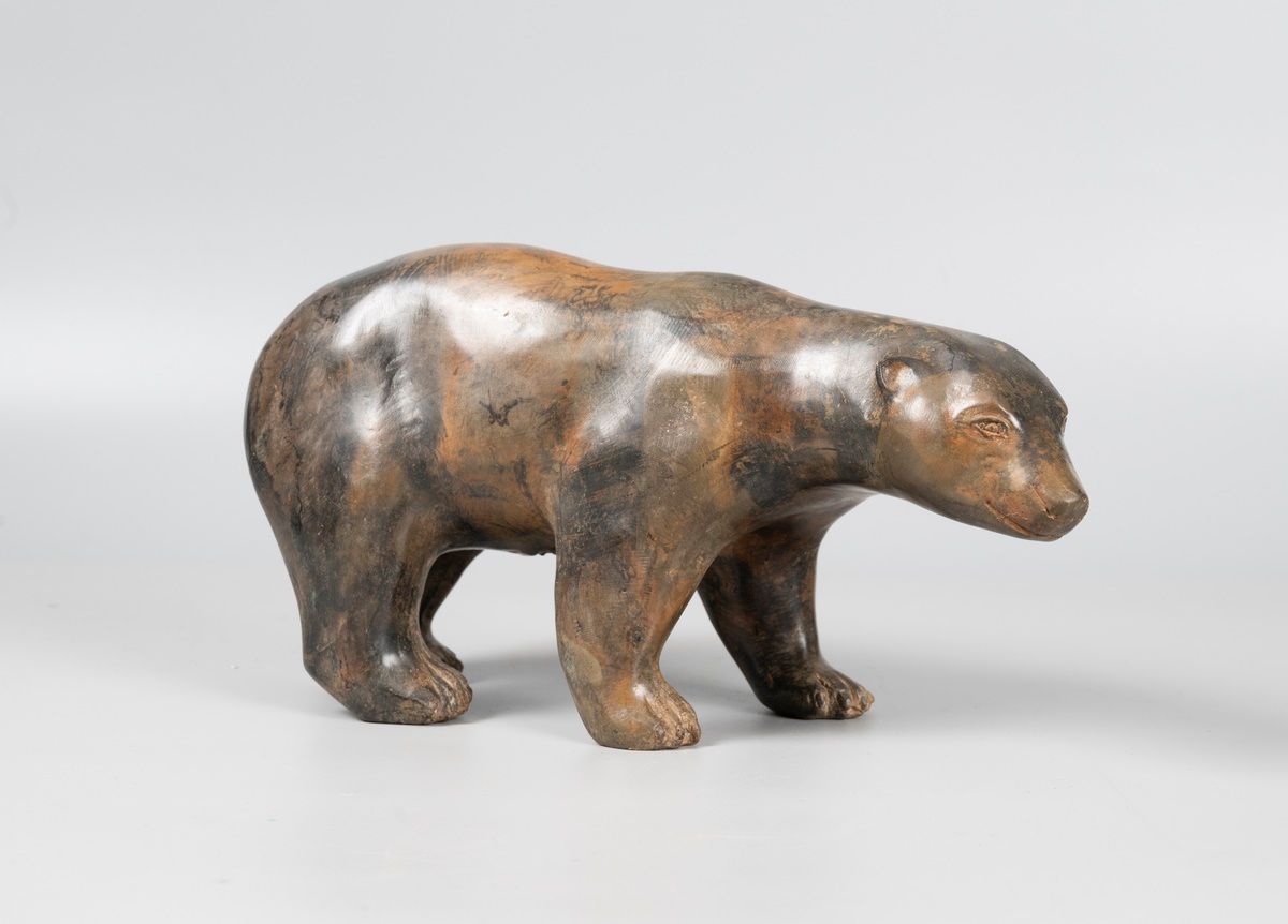 Null Pierre CHENET

Ours

Epreuve en bronze à patine brune

H : 16 cm. ; L : 29 &hellip;