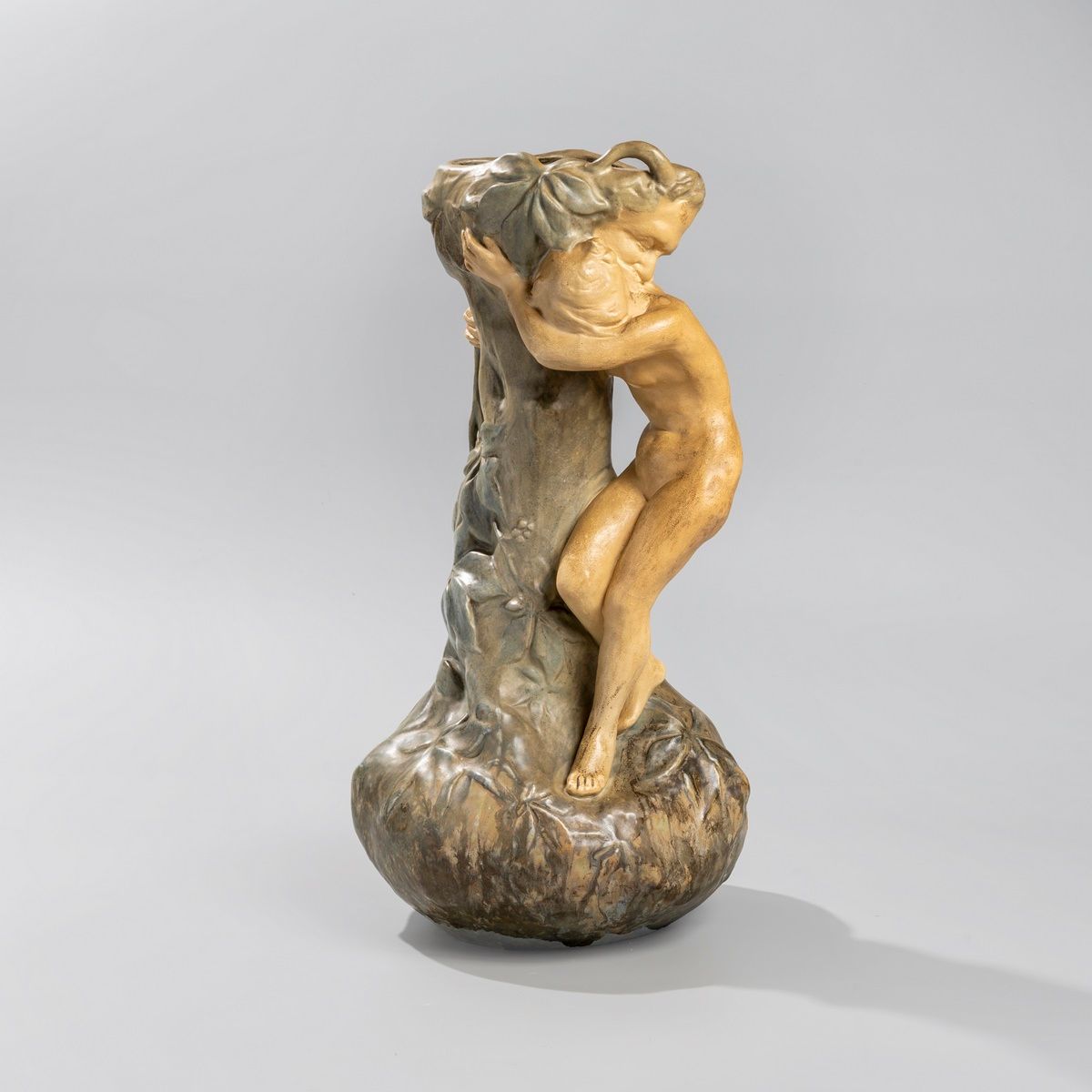 Null Ernest BUSSIERE (1863-1913)

Vase with a nymph

Glazed stoneware

Signed an&hellip;