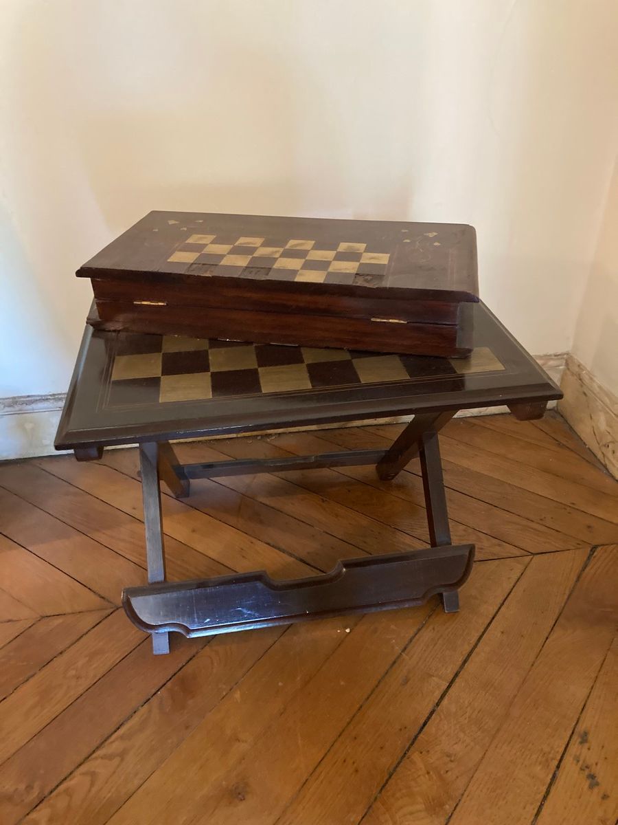 Null Table et jeu d'échec pliables, en marqueterie de bois