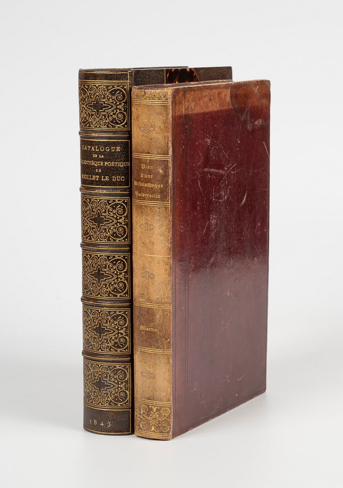 Null 图书馆。- Viollet le Duc.维奥莱特-勒杜克先生的诗学图书馆书籍目录。巴黎，Hachette，1843-1847。两卷合为一卷，8开本，&hellip;