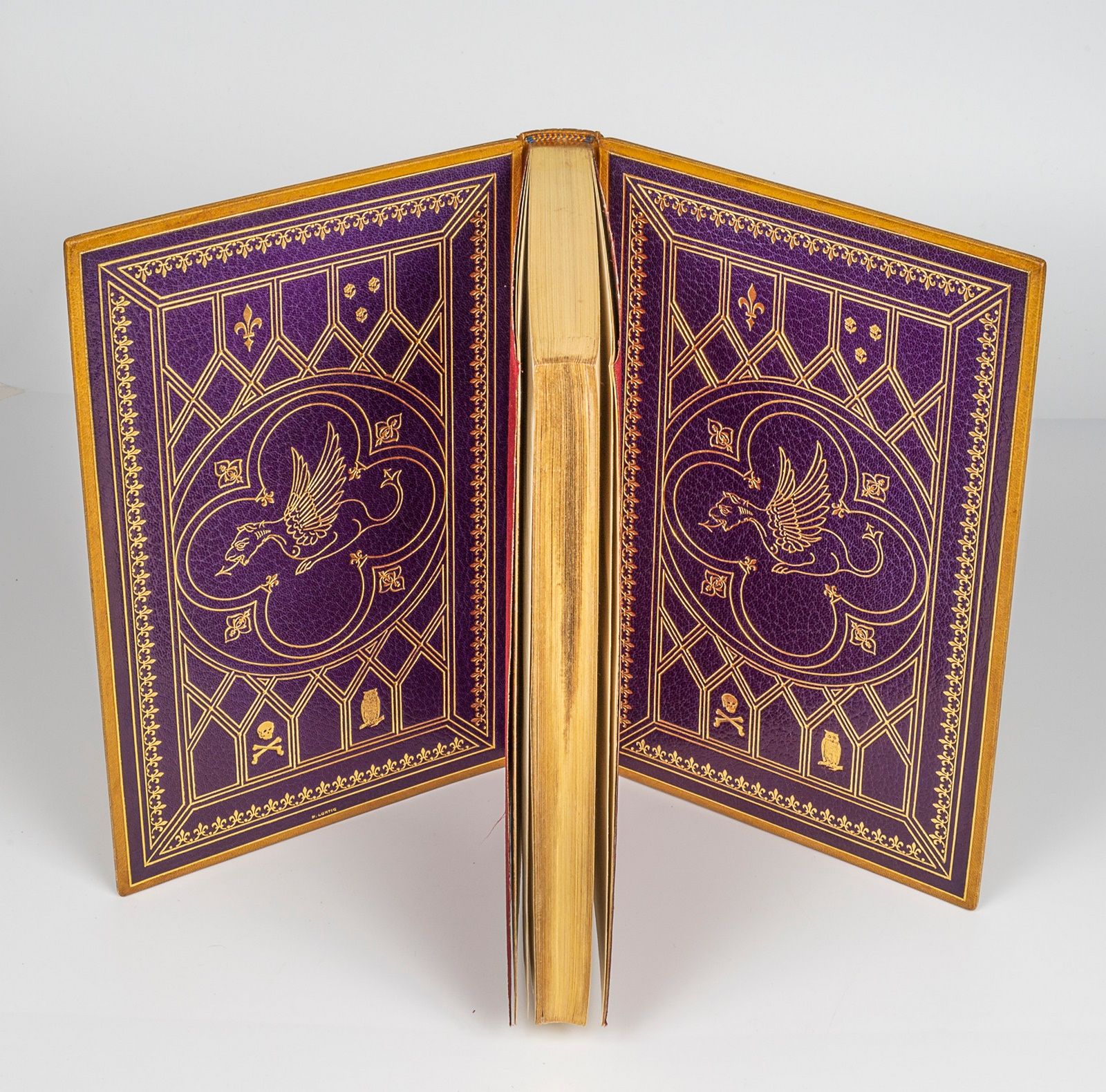 Null VILLON（弗朗索瓦）。Les Ballades.巴黎，Édouard Pelletan, 1896年。8开本，柠檬色摩洛哥，书脊有棱纹，紫色摩洛哥&hellip;