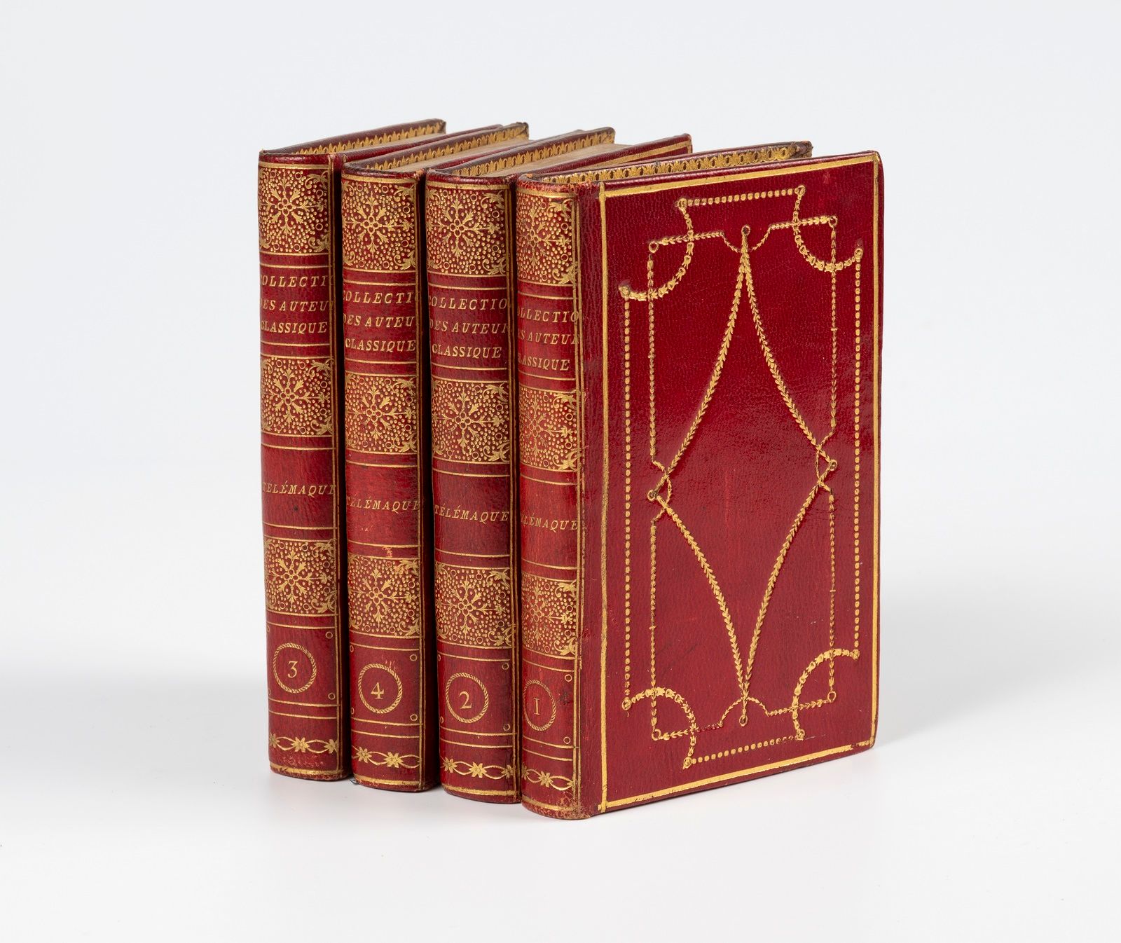 Null FÉNELON。忒勒马科斯的冒险，尤利西斯的儿子。巴黎，Didot先生的出版社，1781年。4卷18册，红色摩洛哥，镀金镶有花环的潘帕斯和一个大胆的丝&hellip;