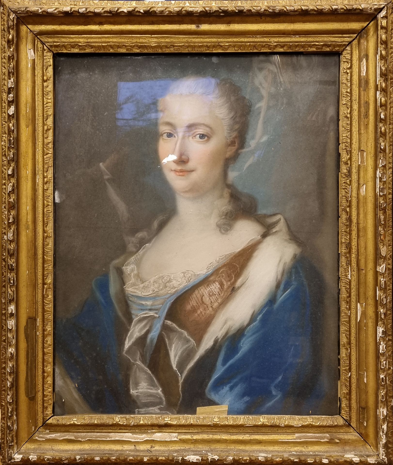 Null Jean -Etienne LIOTARD (原归属地) 18世纪学校 
女人的画像
粉彩画
46 x 58 cm.
(划痕)