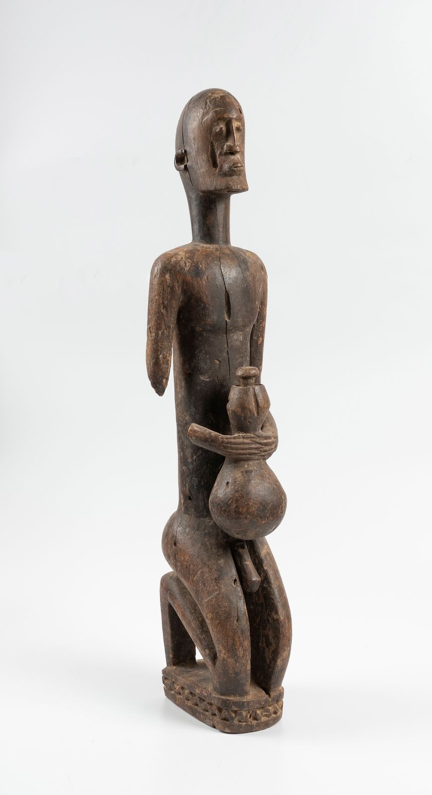 Null Statuette assise à la calebasse, Congo ?
H : 66 cm.