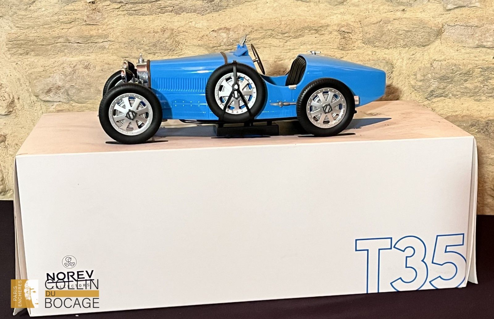 Null 1/12, NOREV, Bugatti Typ 35 blau Modell 1925.
Ref 125700
Sehr guter Zustand&hellip;