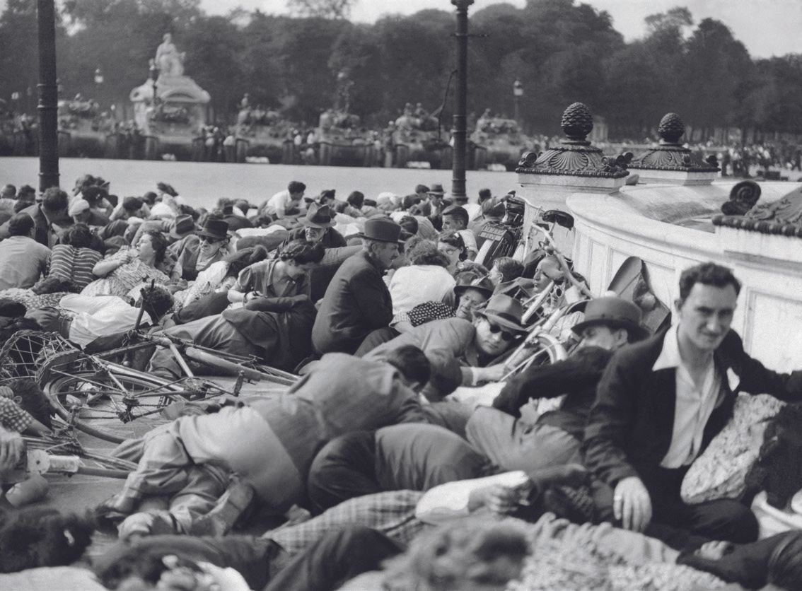 AFP AFP

On August 26th, 1944, Parisians take cover from sporadic shooting durin&hellip;
