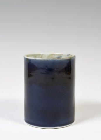Null Chine
Porte-pinceaux cylindrique en porcelaine à fond bleu
XIXe siècle
H : &hellip;
