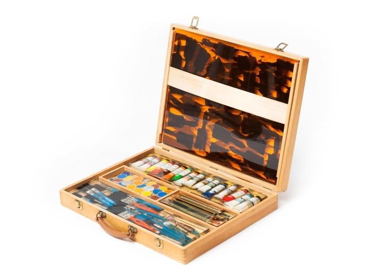ARMAN (1928-2005) Paint box, 1970

Mallette de peintre en bois clair contenant

&hellip;