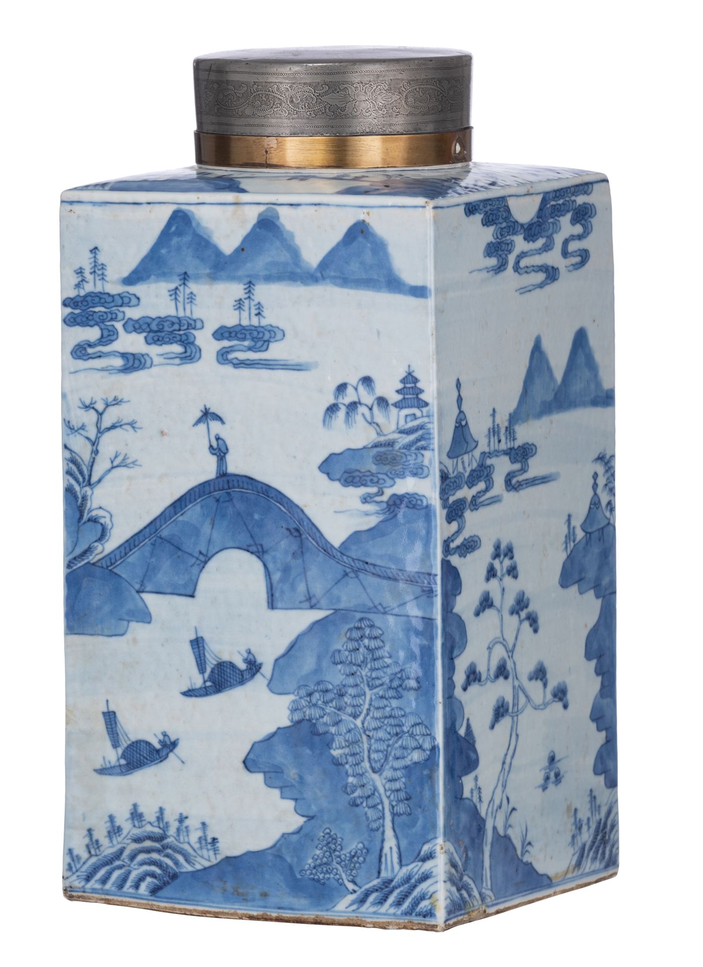 A massive Chinese blue and white tea caddy, early 19thC, H 35,5 cm A massive Chi&hellip;