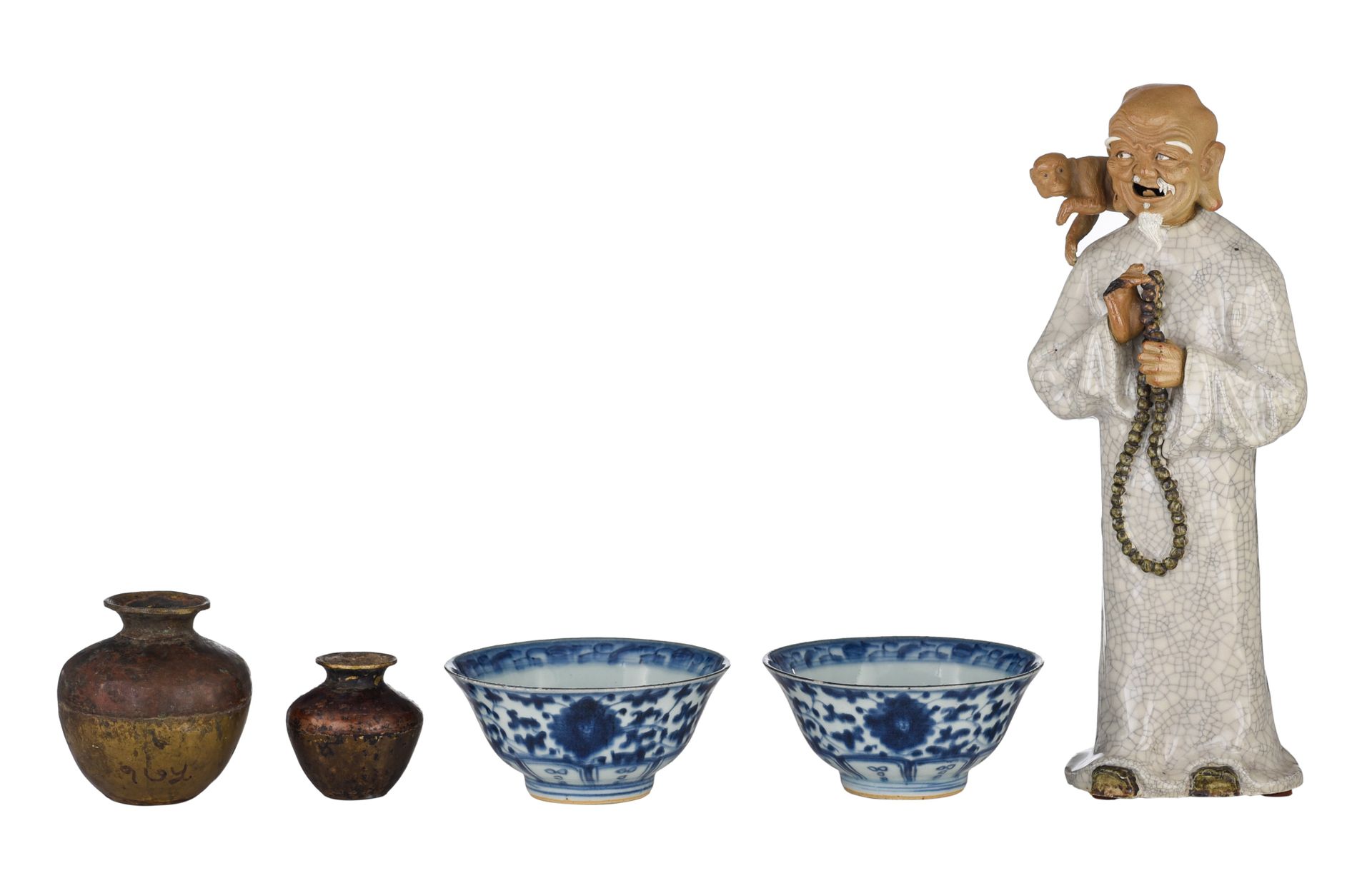 A collection of Chinese various objects, 20thC and older, Tallest H 35 cm Sammlu&hellip;