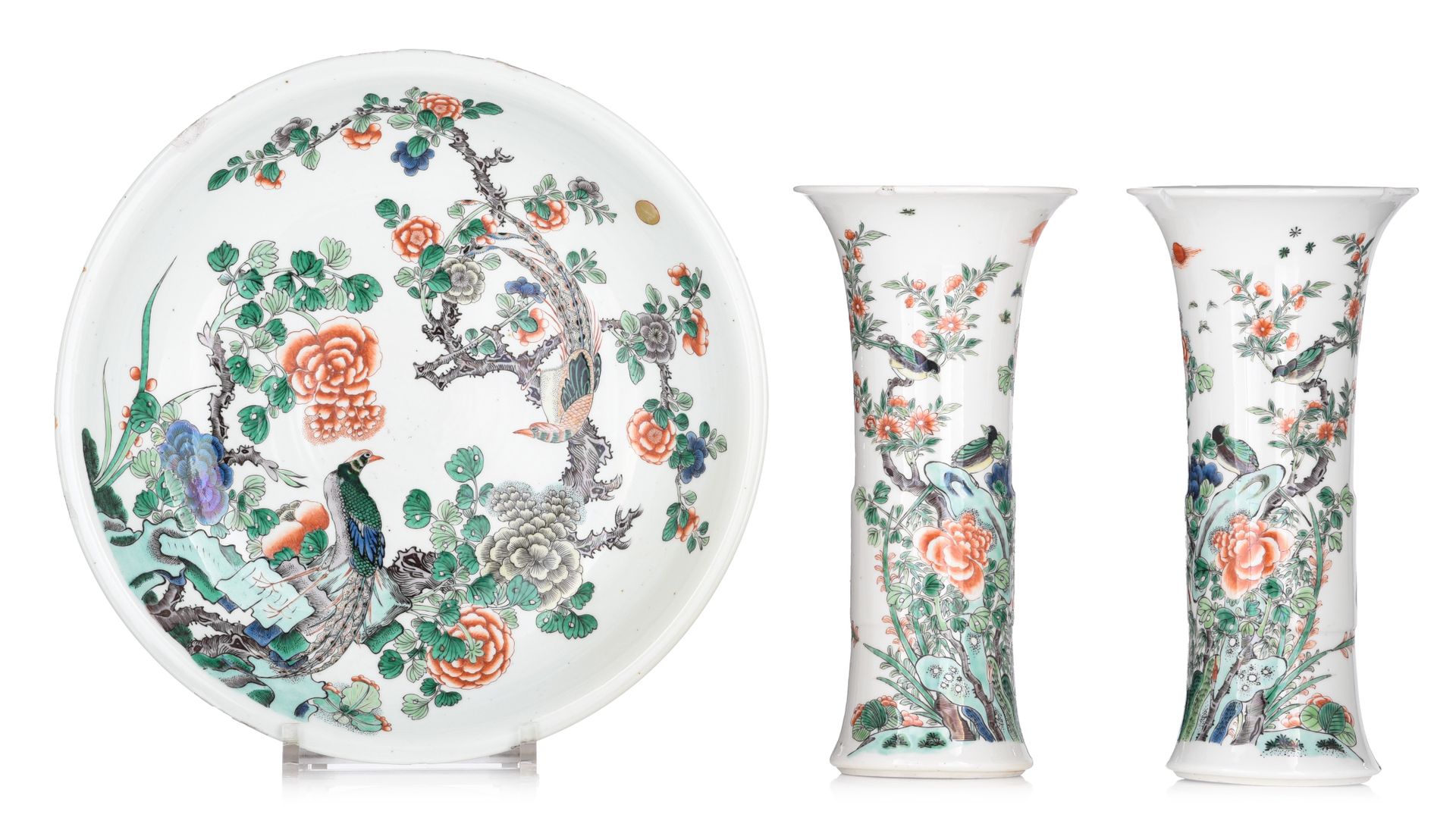 A set of Chinese famille verte Gu vases and a plate, 19thC, vases with a Kangxi &hellip;
