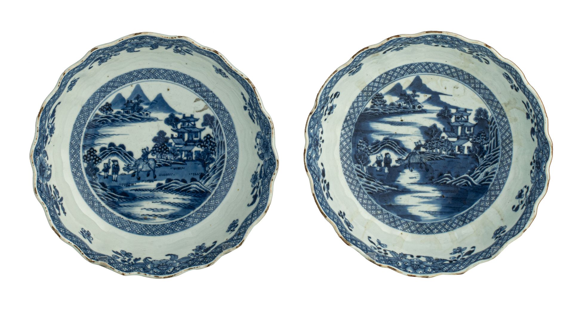 A series of two Chinese blue and white lobed deep plates, 18thC, dia. Cm Eine Se&hellip;