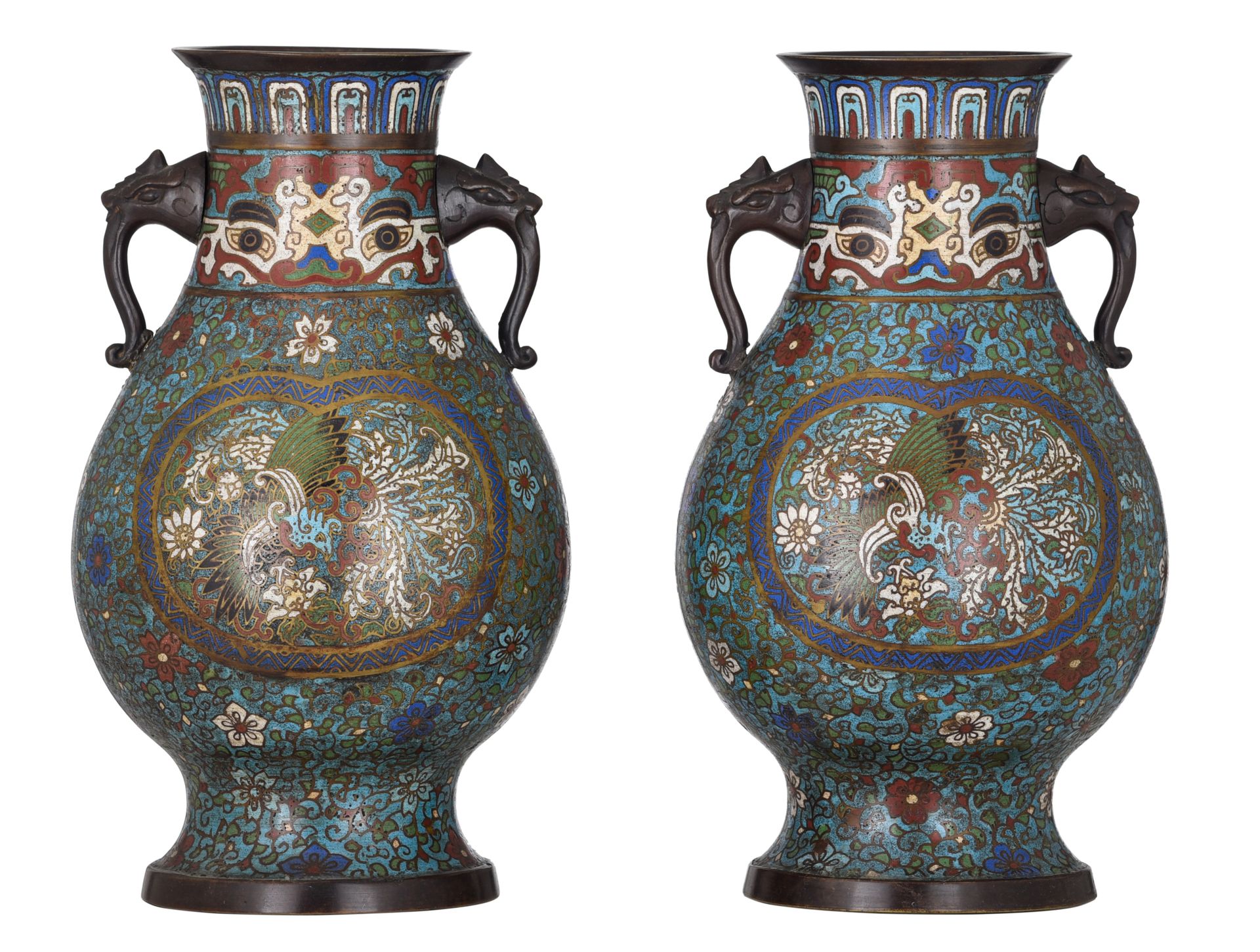 A pair of Japanese champleve bronze vases, 19thC/20thC, H 36 cm 一对日本青铜花瓶，19世纪/20&hellip;
