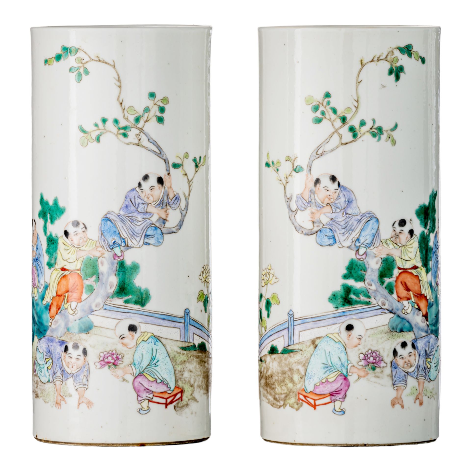 A pair of Chinese famille rose 'Playing boys' cylindrical vases, 19thC/Republic &hellip;