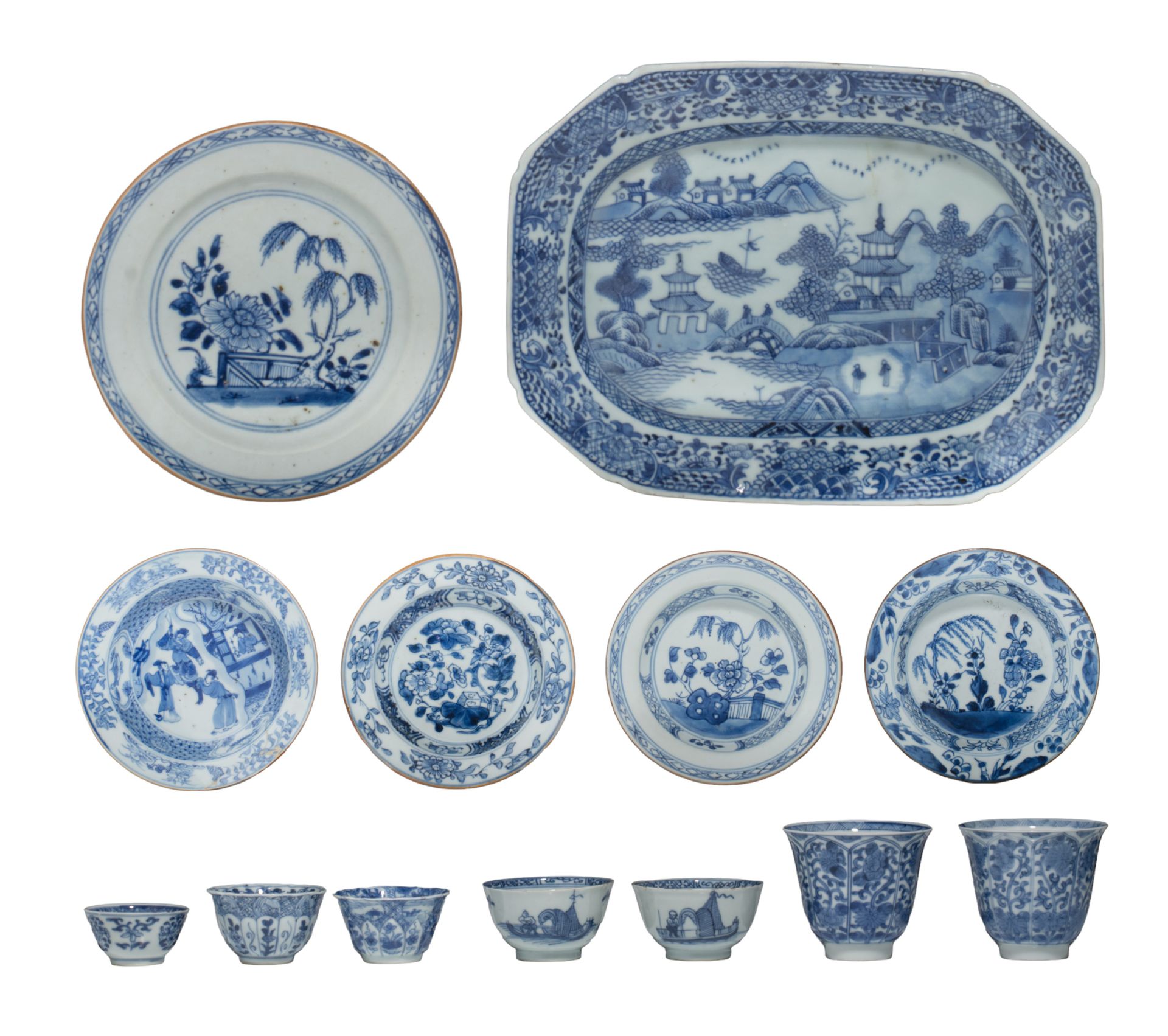 A collection of blue and white tea ware, Kangxi period, largest x cm Une collect&hellip;