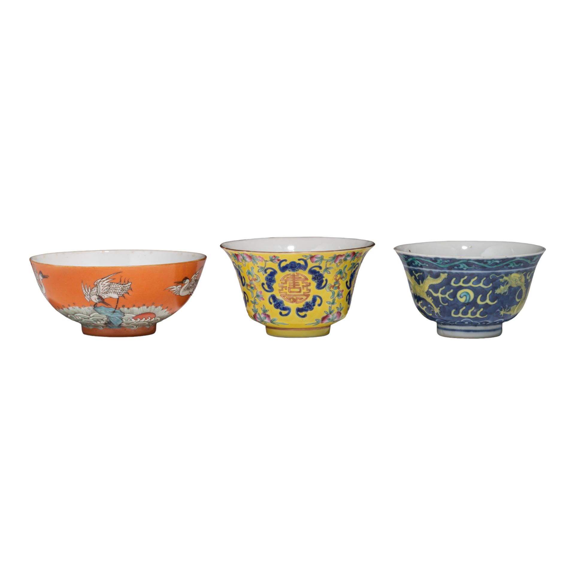 A fine collection of three Chinese 'Imperial style' tea bowls, all marked, 19thC&hellip;