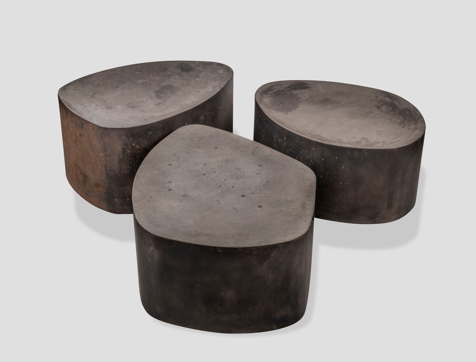 Null Stéphane DUCATTEAU (born in 1970)

Set of three coffee tables "Galets" in p&hellip;