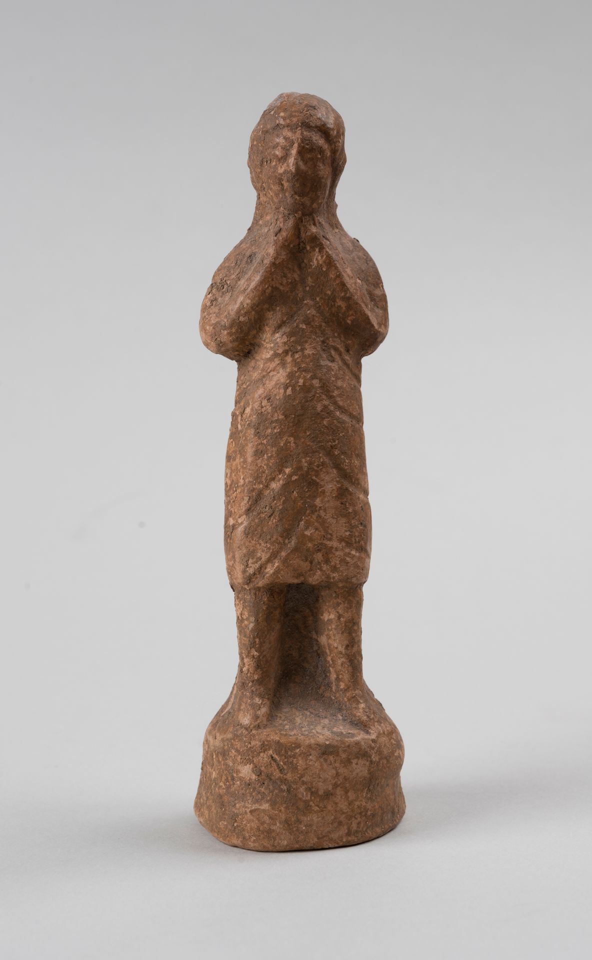 Null Statuetta di terracotta

Egitto

H. 16 cm.