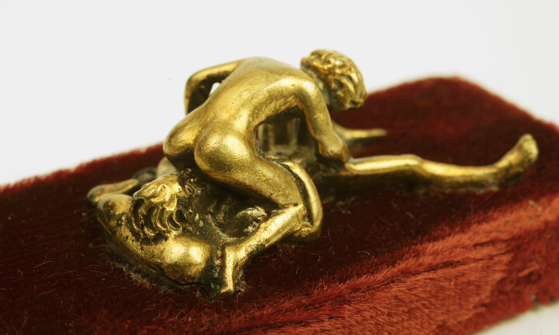 Null Scena erotica

Scultura in miniatura in bronzo

In una custodia che misura &hellip;
