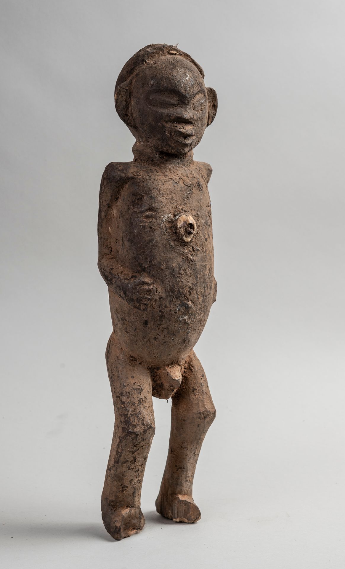 Null 
CAMEROON LUBA, estatua fetiche H. 41 cm.