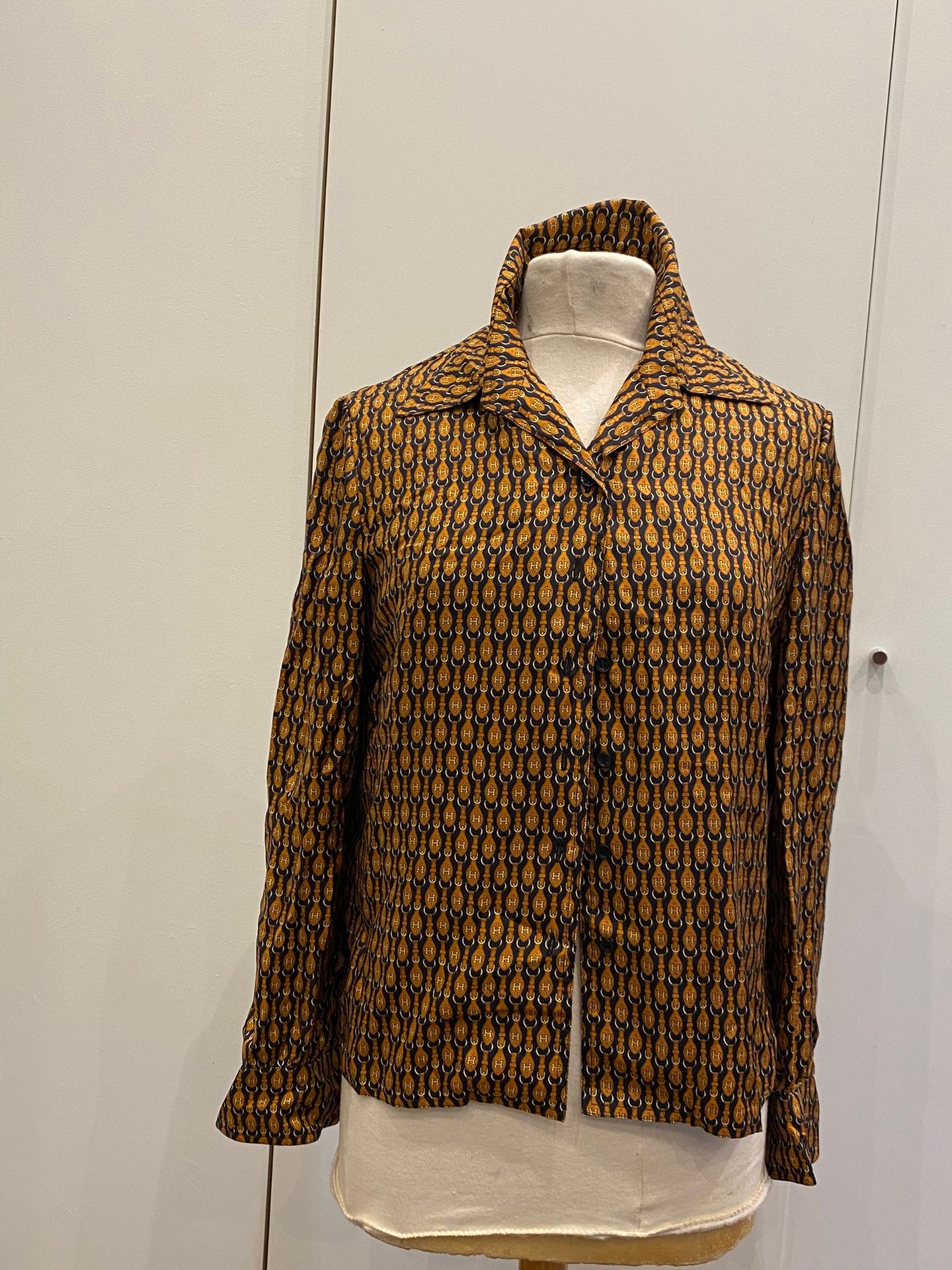 Null HERMES Paris, silk blouse size 44