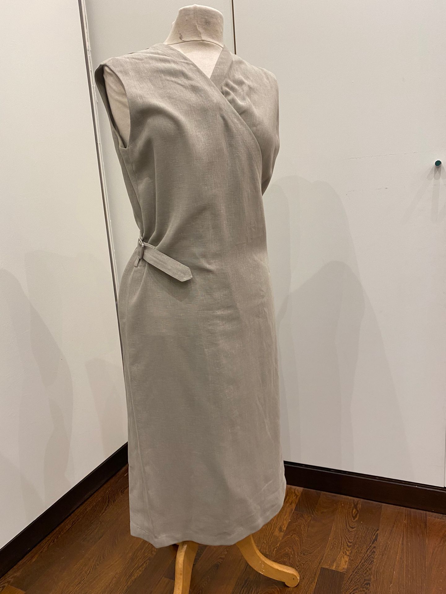Null HERMES, 

Portemonnaie-Kleid aus Leinen ohne Ärmel, 

Größe 46