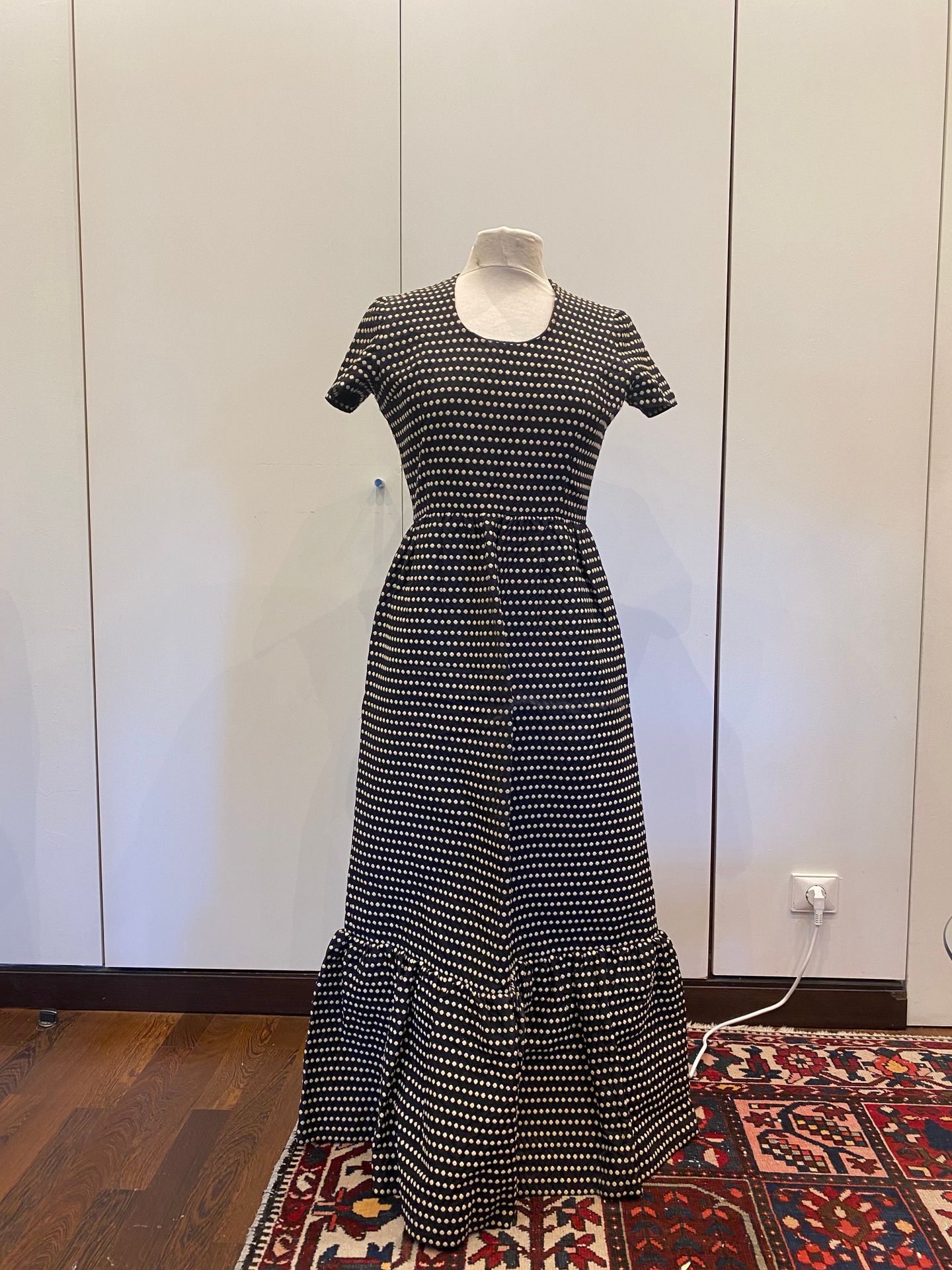 Null LANVIN long dress with white polka dots on black background Size 38 BE