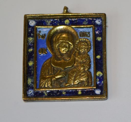 Null Icone de voyage en bronze à émail quadricolore représentant la Vierge Hodig&hellip;