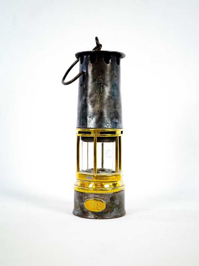 Null Lampe de mineur en métal et laiton, verre en cristal Baccarat (porte le cac&hellip;