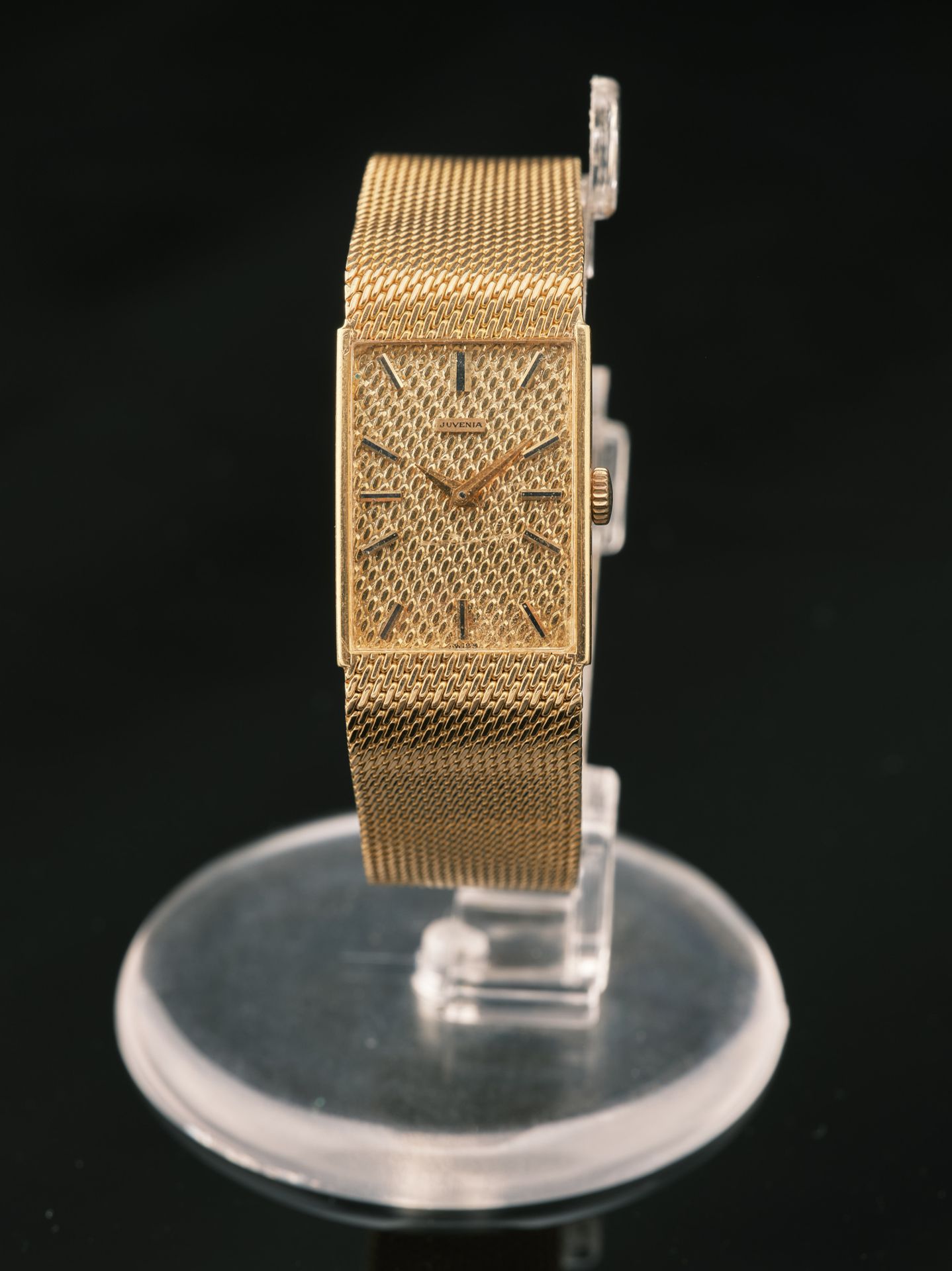 Null JUVENIA

Reloj de señora en oro amarillo de 18 quilates de 750 milésimas co&hellip;