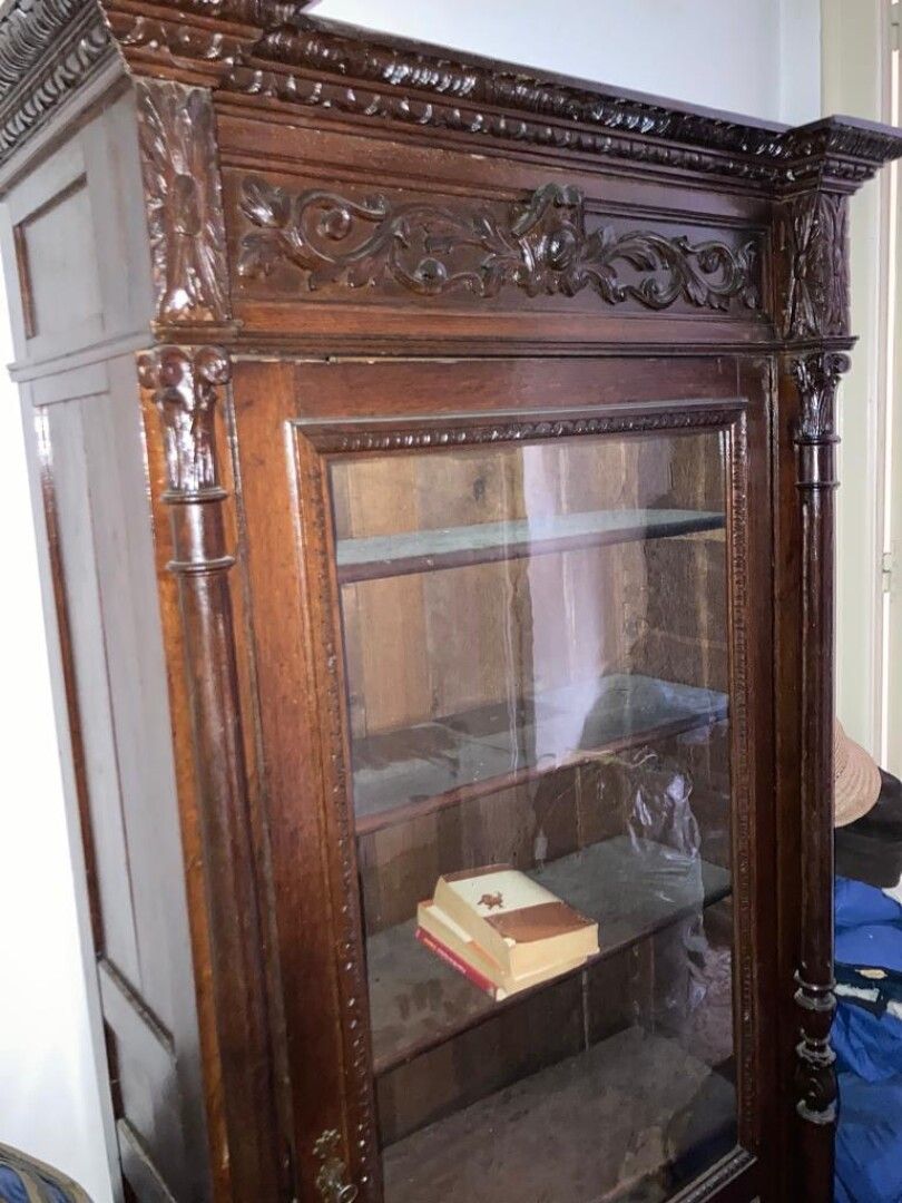 Null Armoire bibliothèque en bois laqué mouluré et sculpté de rinceaux

Frises d&hellip;