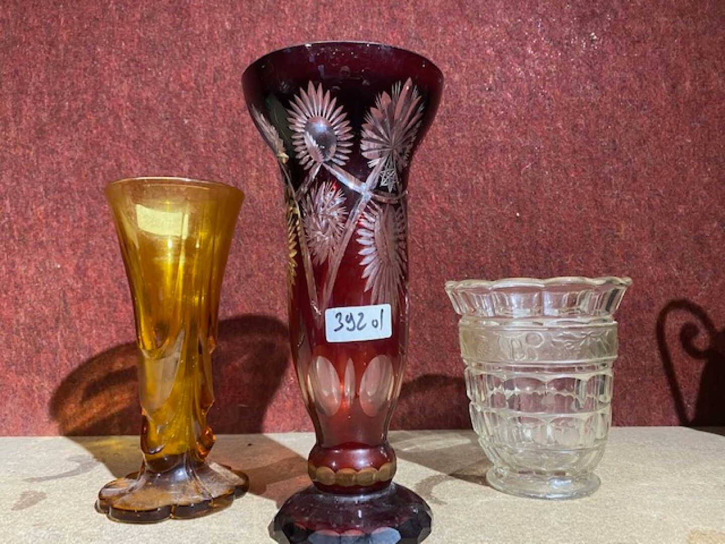 Null Three Bohemian crystal and molded glass vases

Heights: 28 cm / 22 cm / 15 &hellip;