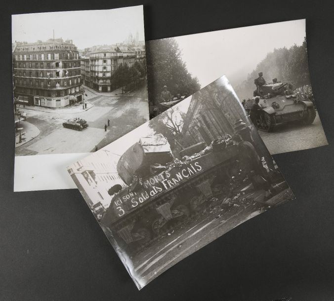 Null Trois photos de la libération de Paris, août 1944 3 épreuves d'époque.
18 x&hellip;