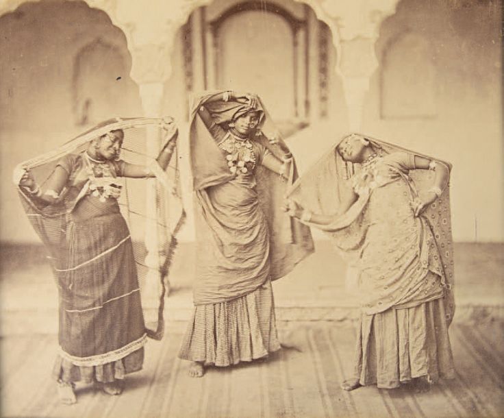 Samuel Bourne (1834-1912) 
Danseuses à Delhi, vers 1866
Épreuve albuminée.
23,5 &hellip;
