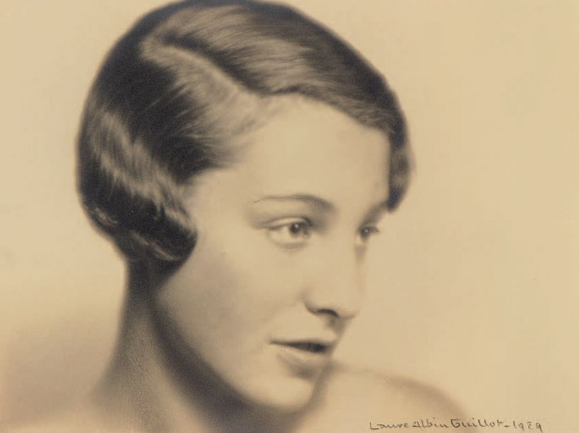 LAURE ALBIN-GUILLOT (1879-1962) 
Portrait de jeune femme coiffée à la garçonne,
&hellip;